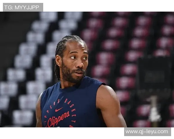 快船训练氛围轻松愉快全员笑容满面小卡频频亮相